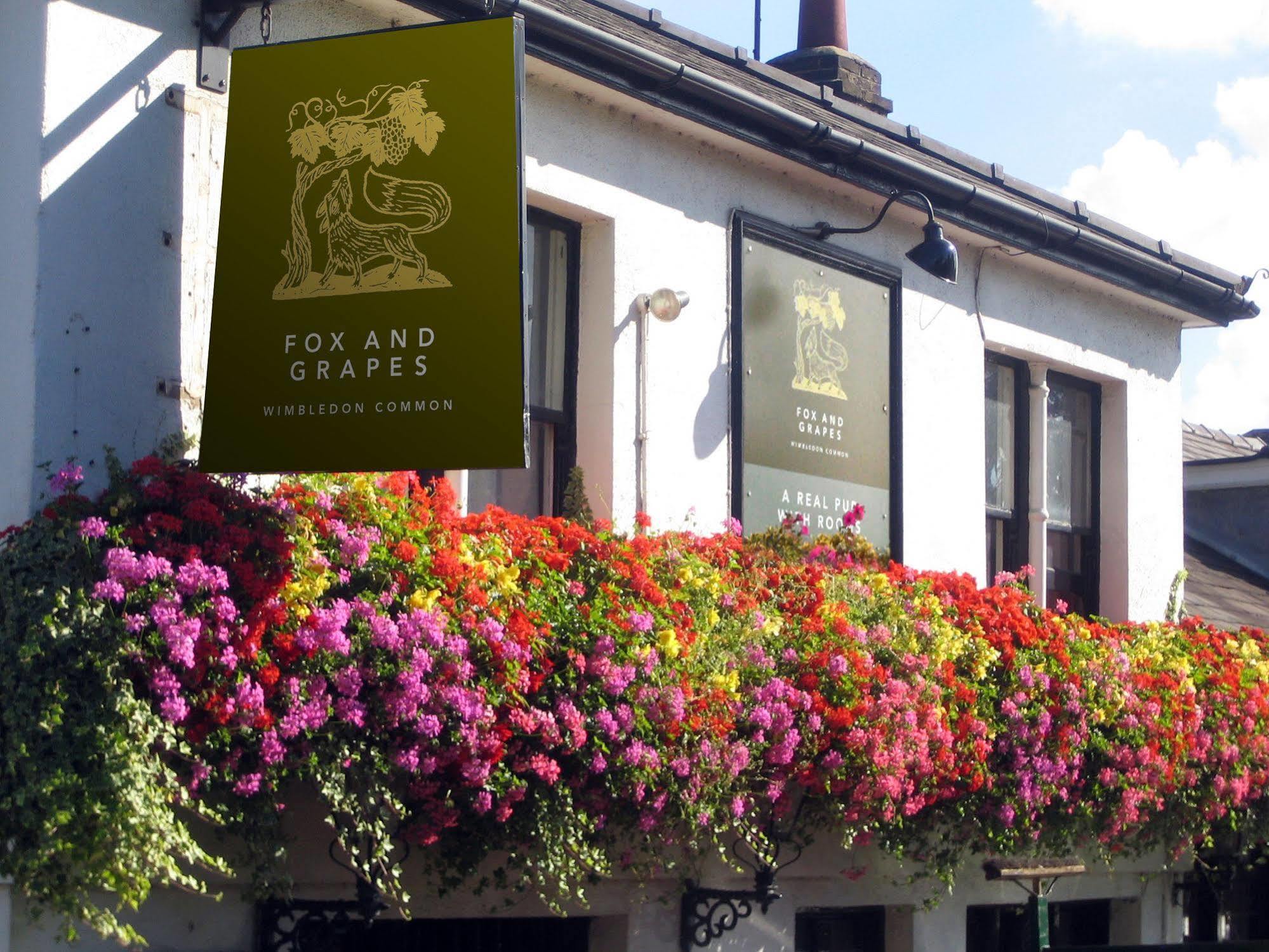 Gasthof Fox And Grapes London